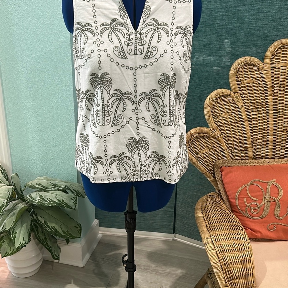 Talbots Green and White Dress Top with Elegant Design